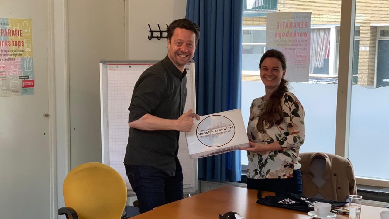 spel Stedelijk evenwicht overhandiging spel aan gemeente Rotterdam